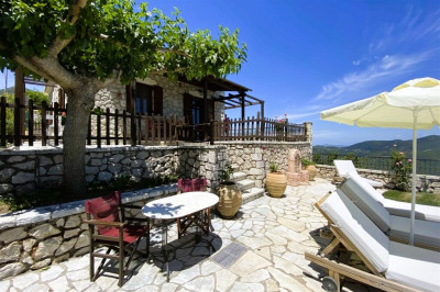 Vafkeri Stone Cottage 03.jpg